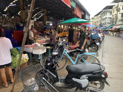 เจ้าหน้าที่เทศกิจ ออกตรวจความเรียบร้อยและจัดระเบียบตลาดเทศบาลนครแม่สอด 24 มิถุนายน 2567