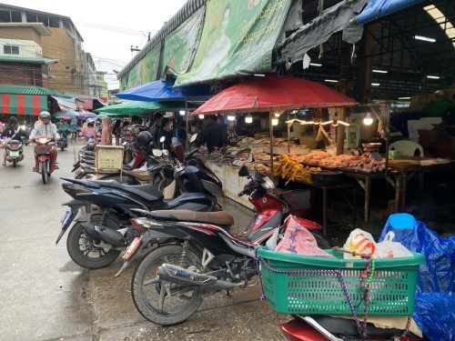 เจ้าหน้าที่เทศกิจ ออกตรวจความเรียบร้อยและจัดระเบียบตลาดเทศบาลนครแม่สอด 24 มิถุนายน 2567