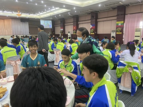 เทศบาลนครแม่สอดร่วมแสดงความยินดีกับนักเรียนในสังกัดเทศบาลนครแม่สอด ที่เดินทางไปเข้าแข่งขันกีฬา "นครเชียงรายเกมส์" คว้าเหรียญรางวัลเป็นอันดับ 2 ของภาคเหนือ