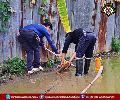 ดับเพลิงนครแม่สอด ดำเนินการสูบน้ำท่วมขัง บริเวณใกล้เคียงมัสยิดมูฮาญี่รีน ชุมชนอิสลาม