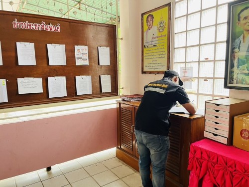 เจ้าหน้าที่เทศกิจ ออกตรวจตราตามมาตรการรักษาความปลอดภัยในโรงเรียน เขตเทศบาลนครแม่สอด 