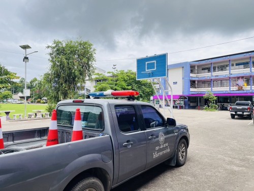 เจ้าหน้าที่เทศกิจ ออกตรวจตราตามมาตรการรักษาความปลอดภัยในโรงเรียน เขตเทศบาลนครแม่สอด 