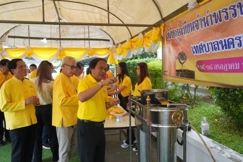 เทศบาลนครแม่สอดจัดพิธีหล่อเทียนจำนำพรรษา ประจำปี 2567