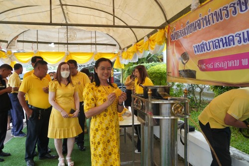 เทศบาลนครแม่สอดจัดพิธีหล่อเทียนจำนำพรรษา ประจำปี 2567