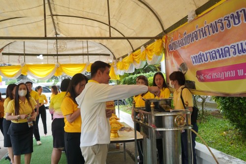 เทศบาลนครแม่สอดจัดพิธีหล่อเทียนจำนำพรรษา ประจำปี 2567