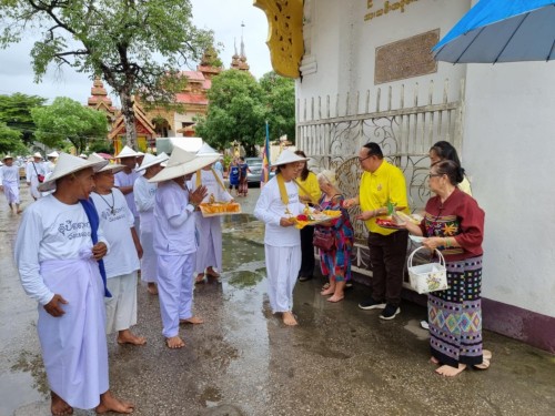 เทศบาลนครแม่สอดร่วมกับวัดแม่ซอดหน้าด่าน ร่วมสืบสานประเพณีแล้อุ๊ปั๊ดตะก่า ประจำปี 2567