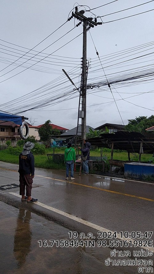 เจ้าหน้าที่กองยุทธศาสตร์และงบประมาณ ดำเนินการตามคำร้องขอซ่อมแซมเคเบิ้ลทีวี เพื่อการศึกษาเทศบาลนครแม่สอด