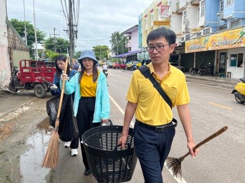 กองช่างสุขาภิบาลได้เข้าร่วมกิจกรรมจิตอาสาพัฒนาปรับปรุงภูมิทัศน์เฉลิมพระเกียรติ พระบาทสมเด็จพระเจ้าอยู่หัว เนื่องในโอกาสพระราชพิธีมหามงคลเฉลิมพระชนมพรรษา 6 รอบ 28 กรกฎาคม 2567
