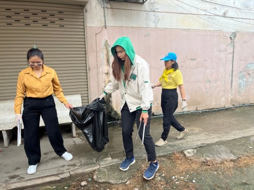 กองช่างสุขาภิบาลได้เข้าร่วมกิจกรรมจิตอาสาพัฒนาปรับปรุงภูมิทัศน์เฉลิมพระเกียรติ พระบาทสมเด็จพระเจ้าอยู่หัว เนื่องในโอกาสพระราชพิธีมหามงคลเฉลิมพระชนมพรรษา 6 รอบ 28 กรกฎาคม 2567