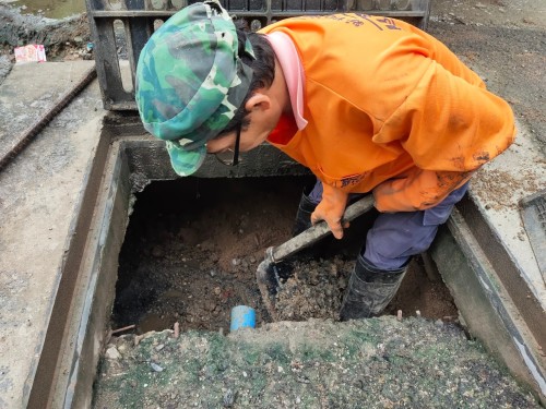 กองช่างสุขาภิบาลได้เข้าร่วมกิจกรรมจิตอาสาพัฒนาปรับปรุงภูมิทัศน์เฉลิมพระเกียรติ พระบาทสมเด็จพระเจ้าอยู่หัว เนื่องในโอกาสพระราชพิธีมหามงคลเฉลิมพระชนมพรรษา 6 รอบ 28 กรกฎาคม 2567