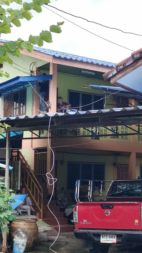 เจ้าหน้าที่กองยุทธศาสตร์และงบประมาณ ดำเนินการตามคำร้องขอซ่อมแซมเคเบิ้ลทีวี เพื่อการศึกษาเทศบาลนครแม่สอด