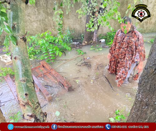 ดับเพลิงนครแม่สอด ออกดำเนินการช่วยเหลือประชาชนที่ได้รับผลกระทบจากอุทกภัยในเขตพื้นที่ ทน.แม่สอด