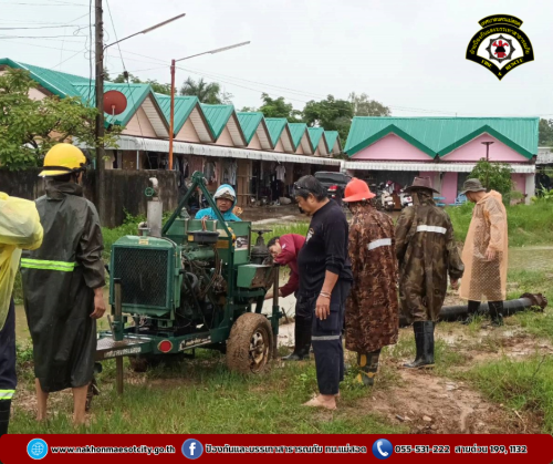 ดับเพลิงนครแม่สอด ออกดำเนินการช่วยเหลือประชาชนที่ได้รับผลกระทบจากอุทกภัยในเขตพื้นที่ ทน.แม่สอด