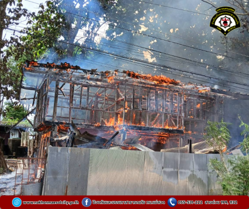 ดับเพลิงนครแม่สอด ออกดำเนินการระงับเหตุเพลิงไหม้บ้านเรือนประชาชน ภายในโรงเรียนบ้านแม่ปะ