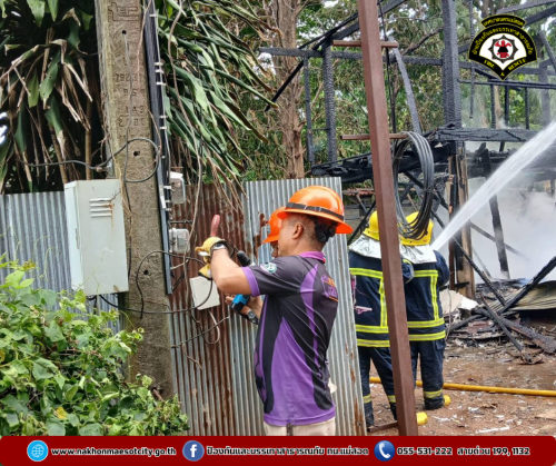 ดับเพลิงนครแม่สอด ออกดำเนินการระงับเหตุเพลิงไหม้บ้านเรือนประชาชน ภายในโรงเรียนบ้านแม่ปะ