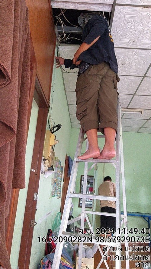 เจ้าหน้าที่กองยุทธศาสตร์และงบประมาณ ดำเนินการตามคำร้องขอ ติดตั้งและซ่อมแซมเคเบิ้ลทีวี เพื่อการศึกษาเทศบาลนครแม่สอด ระหว่างวันที่ 1 - 6 สิงหาคม 2567 