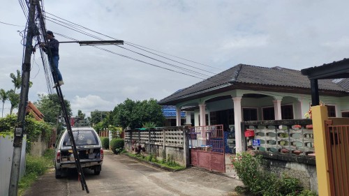 เจ้าหน้าที่กองยุทธศาสตร์และงบประมาณ ดำเนินการตามคำร้องขอตรวจสอบและซ่อมแซมเคเบิ้ลทีวี เพื่อการศึกษาเทศบาลนครแม่สอด ในวันที่ 8 สิงหาคม 2567