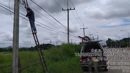เจ้าหน้าที่กองยุทธศาสตร์และงบประมาณ ดำเนินการตามคำร้องขอตรวจสอบและซ่อมแซมเคเบิ้ลทีวี เพื่อการศึกษาเทศบาลนครแม่สอด ในวันที่ 8 สิงหาคม 2567