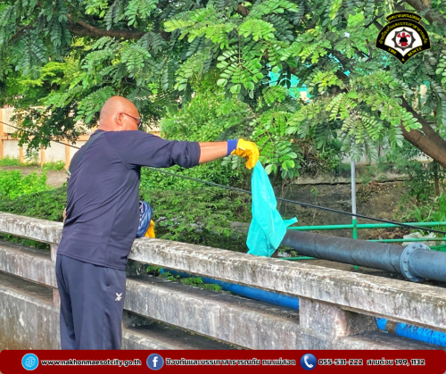 ดับเพลิงนครแม่สอด ออกดำเนินการจับสัตว์เลื้อยคลาน (งู) บ้านเรือนประชาชน ใกล้เคียงอู่ช่างเปี๊ยก