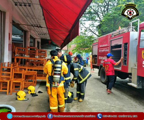 ดับเพลิงนครแม่สอด ออกระงับเหตุเพลิงไหม้ร้านเฟอร์นิเจอร์ไม้ บริเวณใกล้เคียงร้านกระเพาะปลาริมเมย