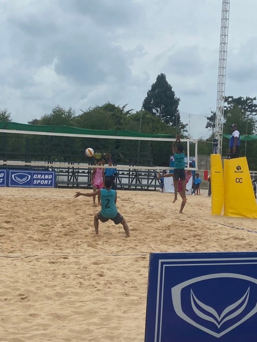 นายกเทศมนตรีนครแม่สอดพร้อมผู้บริหารร่วมให้กำลังใจนักเรียนในสังกัด โครงการจัดส่งนักกีฬาเข้าร่วมแข่งขันกีฬานักเรียนองค์กรปกครองส่วนท้องถิ่น ระดับประเทศ ณ จังหวัดร้อยเอ็ด