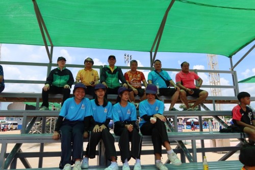 นายกเทศมนตรีนครแม่สอดพร้อมผู้บริหารร่วมให้กำลังใจนักเรียนในสังกัด โครงการจัดส่งนักกีฬาเข้าร่วมแข่งขันกีฬานักเรียนองค์กรปกครองส่วนท้องถิ่น ระดับประเทศ ณ จังหวัดร้อยเอ็ด