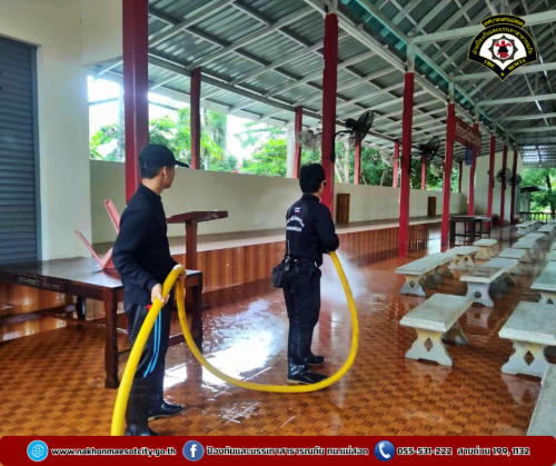 ดับเพลิงนครแม่สอด ดำเนินการฉีดล้างทำความสะอาด บริเวณสุสานวัดดอนแก้ว