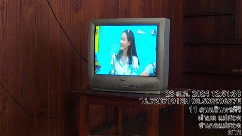 เจ้าหน้าที่กองยุทธศาสตร์และงบประมาณ ดำเนินการตามคำร้องขอติดตั้งซ่อมแซมเคเบิ้ลทีวี เพื่อการศึกษาเทศบาลนครแม่สอด