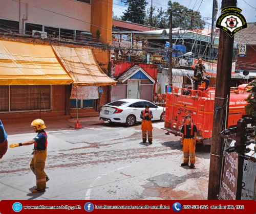 ดับเพลิงนครแม่สอด ออกระงับเหตุเพลิงไหม้สายไฟฟ้า สายสื่อสาร บริเวณถนนประสาทวิถี