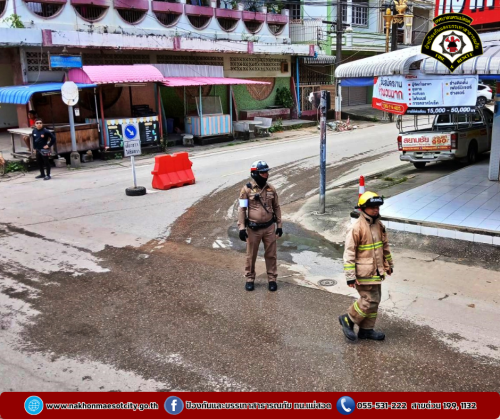 ดับเพลิงนครแม่สอด ออกระงับเหตุเพลิงไหม้สายไฟฟ้า สายสื่อสาร บริเวณถนนประสาทวิถี