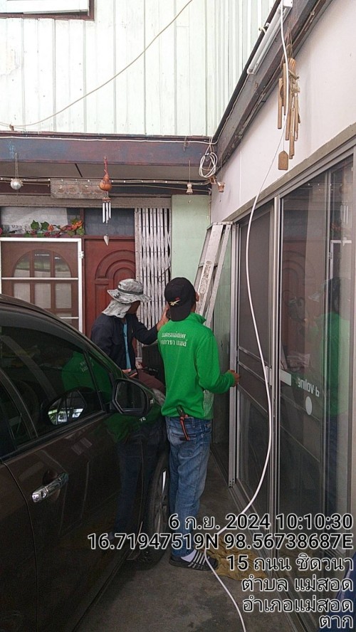 เจ้าหน้าที่กองยุทธศาสตร์และงบประมาณ ดำเนินการตามคำร้องขอตรวจสอบและซ่อมแซมเคเบิ้ลทีวี เพื่อการศึกษาเทศบาลนครแม่สอด