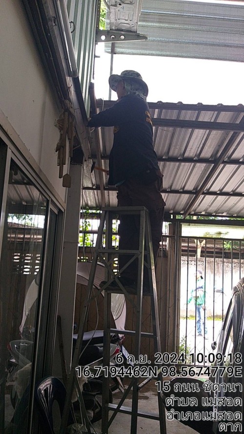 เจ้าหน้าที่กองยุทธศาสตร์และงบประมาณ ดำเนินการตามคำร้องขอตรวจสอบและซ่อมแซมเคเบิ้ลทีวี เพื่อการศึกษาเทศบาลนครแม่สอด