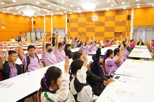 กองการศึกษาจัดโครงการฝึกอบรมเชิงปฏิบัติการเพื่อพัฒนาเด็กและเยาวชนให้มีคุณธรรม จริยธรรม และทักษะทางสังคม