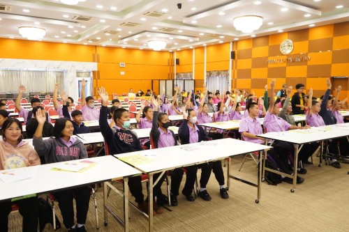 กองการศึกษาจัดโครงการฝึกอบรมเชิงปฏิบัติการเพื่อพัฒนาเด็กและเยาวชนให้มีคุณธรรม จริยธรรม และทักษะทางสังคม