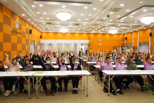 กองการศึกษาจัดโครงการฝึกอบรมเชิงปฏิบัติการเพื่อพัฒนาเด็กและเยาวชนให้มีคุณธรรม จริยธรรม และทักษะทางสังคม