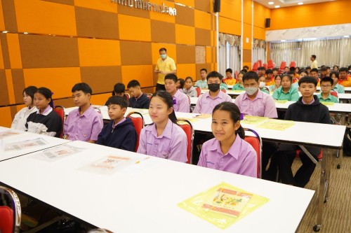 กองการศึกษาจัดโครงการฝึกอบรมเชิงปฏิบัติการเพื่อพัฒนาเด็กและเยาวชนให้มีคุณธรรม จริยธรรม และทักษะทางสังคม