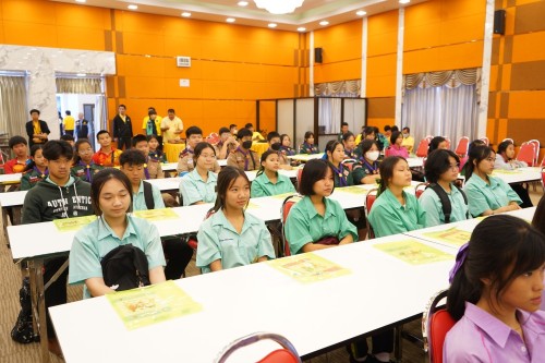 กองการศึกษาจัดโครงการฝึกอบรมเชิงปฏิบัติการเพื่อพัฒนาเด็กและเยาวชนให้มีคุณธรรม จริยธรรม และทักษะทางสังคม