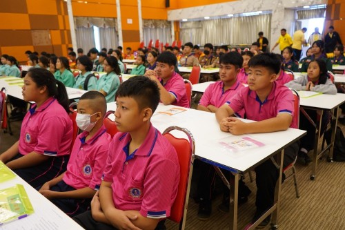 กองการศึกษาจัดโครงการฝึกอบรมเชิงปฏิบัติการเพื่อพัฒนาเด็กและเยาวชนให้มีคุณธรรม จริยธรรม และทักษะทางสังคม