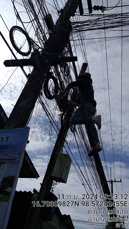 เจ้าหน้าที่กองยุทธศาสตร์และงบประมาณ ดำเนินการตามคำร้องขอติดตั้งซ่อมแซมเคเบิ้ลทีวี เพื่อการศึกษาเทศบาลนครแม่สอด