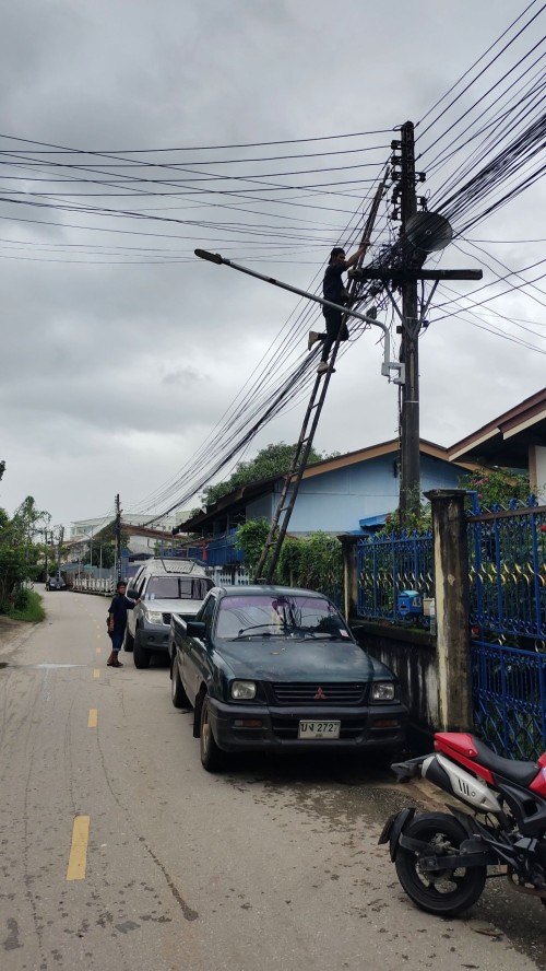 เจ้าหน้าที่กองยุทธศาสตร์และงบประมาณ ดำเนินการตามคำร้องขอติดตั้งซ่อมแซมเคเบิ้ลทีวี เพื่อการศึกษาเทศบาลนครแม่สอด