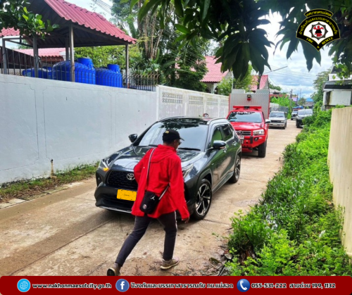 ดับเพลิงนครแม่สอด ออกดำเนินการช่วยเหลือประชาชน เหตุรถยนต์ตกข้างทาง บริเวณชุมชนบ้านทุ่ง