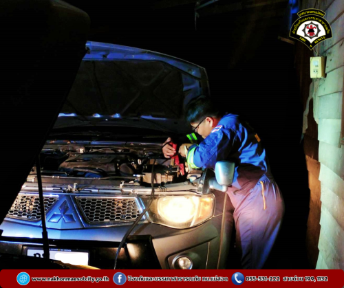 ดับเพลิงนครแม่สอด ออกช่วยเหลือประชาชน พ่วงเเบตเตอรี่ให้รถยนต์ประชาชน บริเวณถนนสมัครสรรพการ