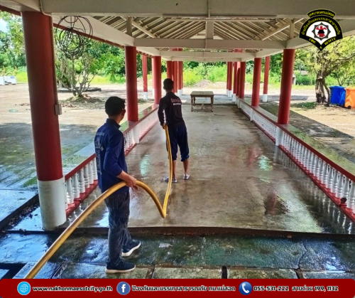 ดับเพลิงนครแม่สอด ออกดำเนินการฉีดล้างทำความสะอาด บริเวณสุสานวัดดอนแก้ว