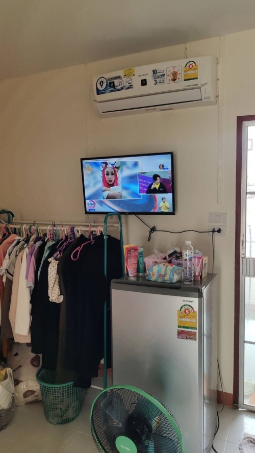 เจ้าหน้าที่กองยุทธศาสตร์และงบประมาณ ดำเนินการตามคำร้องขอติดตั้งซ่อมแซมเคเบิ้ลทีวี และขอใช้ข้อมูลจากกล้องวงจรปิด