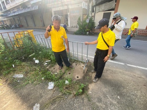 ออกสำรวจและแก้ไขน้ำระบายไม่ทันบริเวณท่อระบายน้ำหมู่บ้านแม่สอดวิลล่า