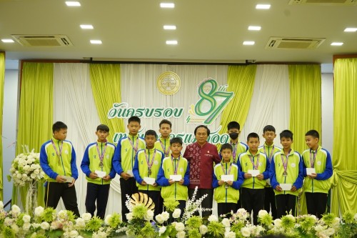 กองการเจ้าหน้าที่ จัดโครงการจัดงานยกย่องและเชิดชูเกียรติบุคลากรของเทศบาลนครแม่สอด ประจำปีงบประมาณ 2567