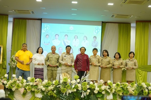 กองการเจ้าหน้าที่ จัดโครงการจัดงานยกย่องและเชิดชูเกียรติบุคลากรของเทศบาลนครแม่สอด ประจำปีงบประมาณ 2567