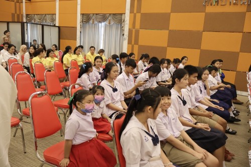 กองการเจ้าหน้าที่ จัดโครงการจัดงานยกย่องและเชิดชูเกียรติบุคลากรของเทศบาลนครแม่สอด ประจำปีงบประมาณ 2567