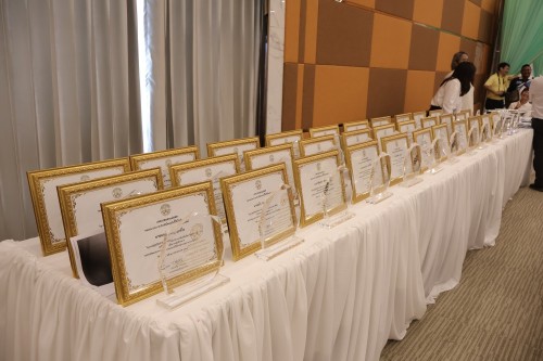 กองการเจ้าหน้าที่ จัดโครงการจัดงานยกย่องและเชิดชูเกียรติบุคลากรของเทศบาลนครแม่สอด ประจำปีงบประมาณ 2567