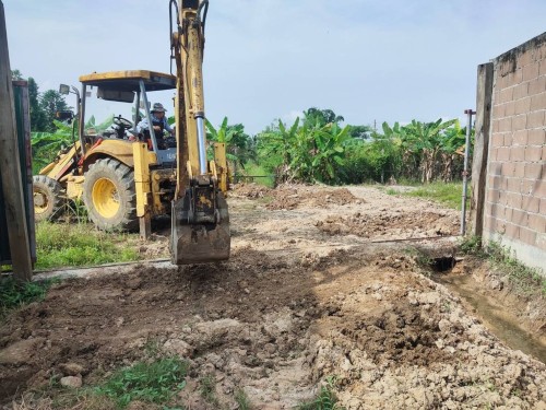 ขุดเก็บท่อระบายน้ำ บริเวณซอยร้านยาง ชุมชนอิสลาม เขตรอยต่อ แม่สอด-ค้างภิบาล